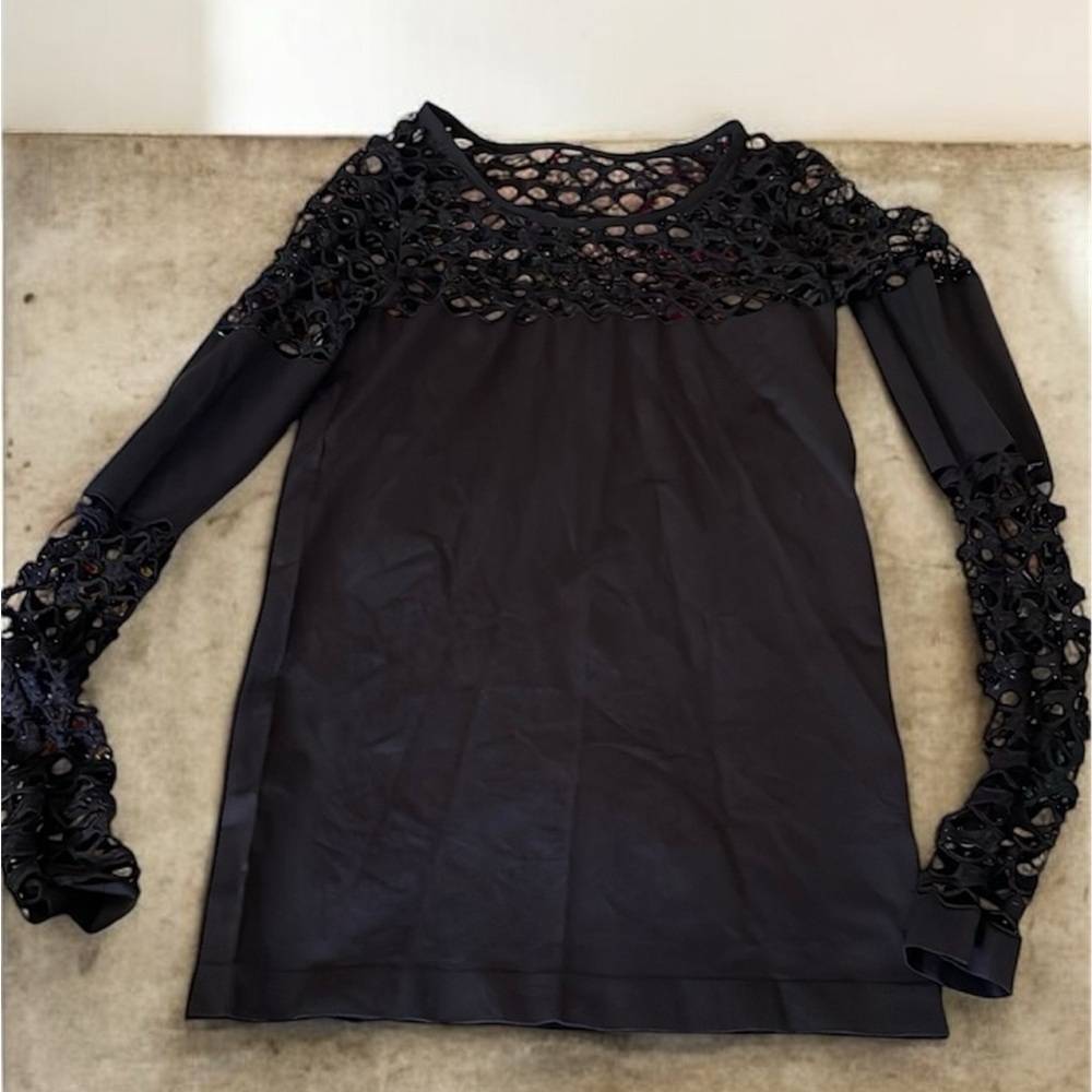 Venus Medium top